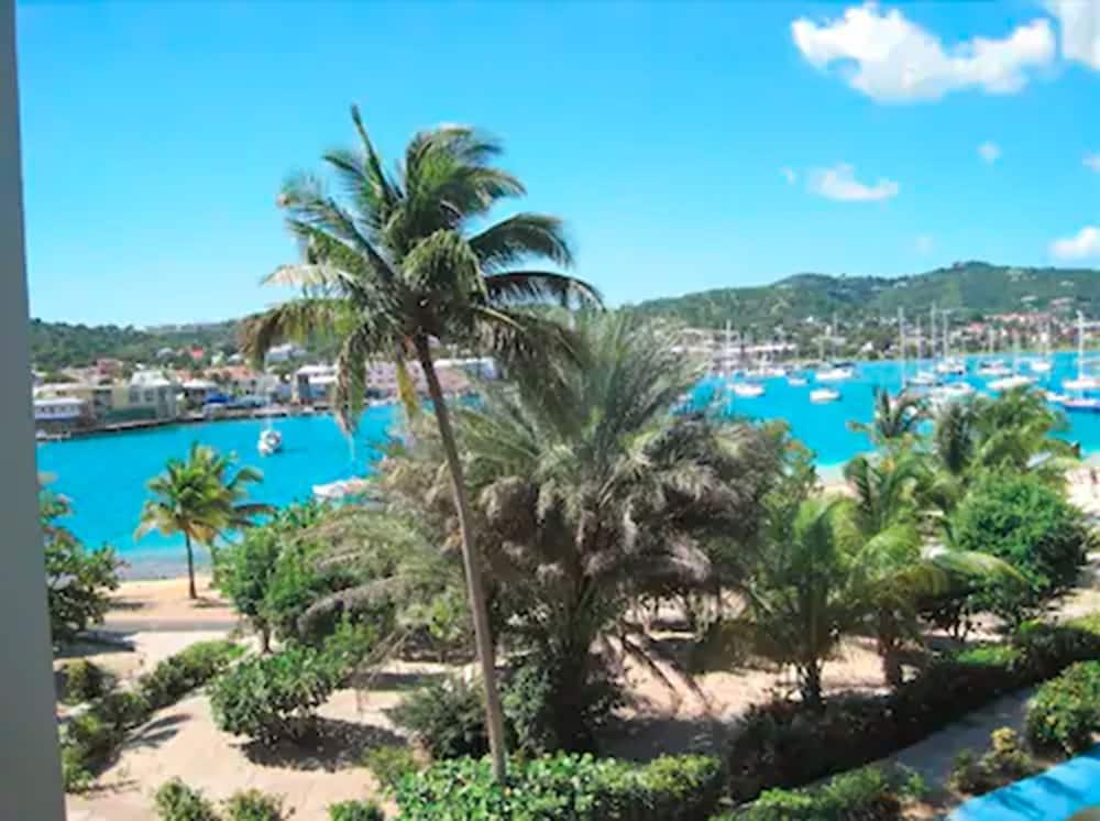 Hotel On The Cay Кристианстед Екстериор снимка