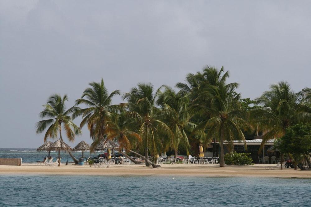 Hotel On The Cay Кристианстед Екстериор снимка