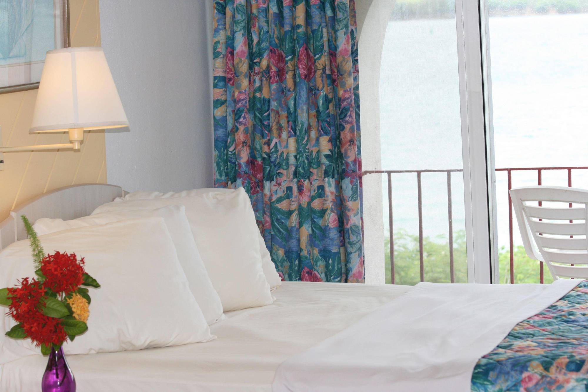 Hotel On The Cay Кристианстед Екстериор снимка