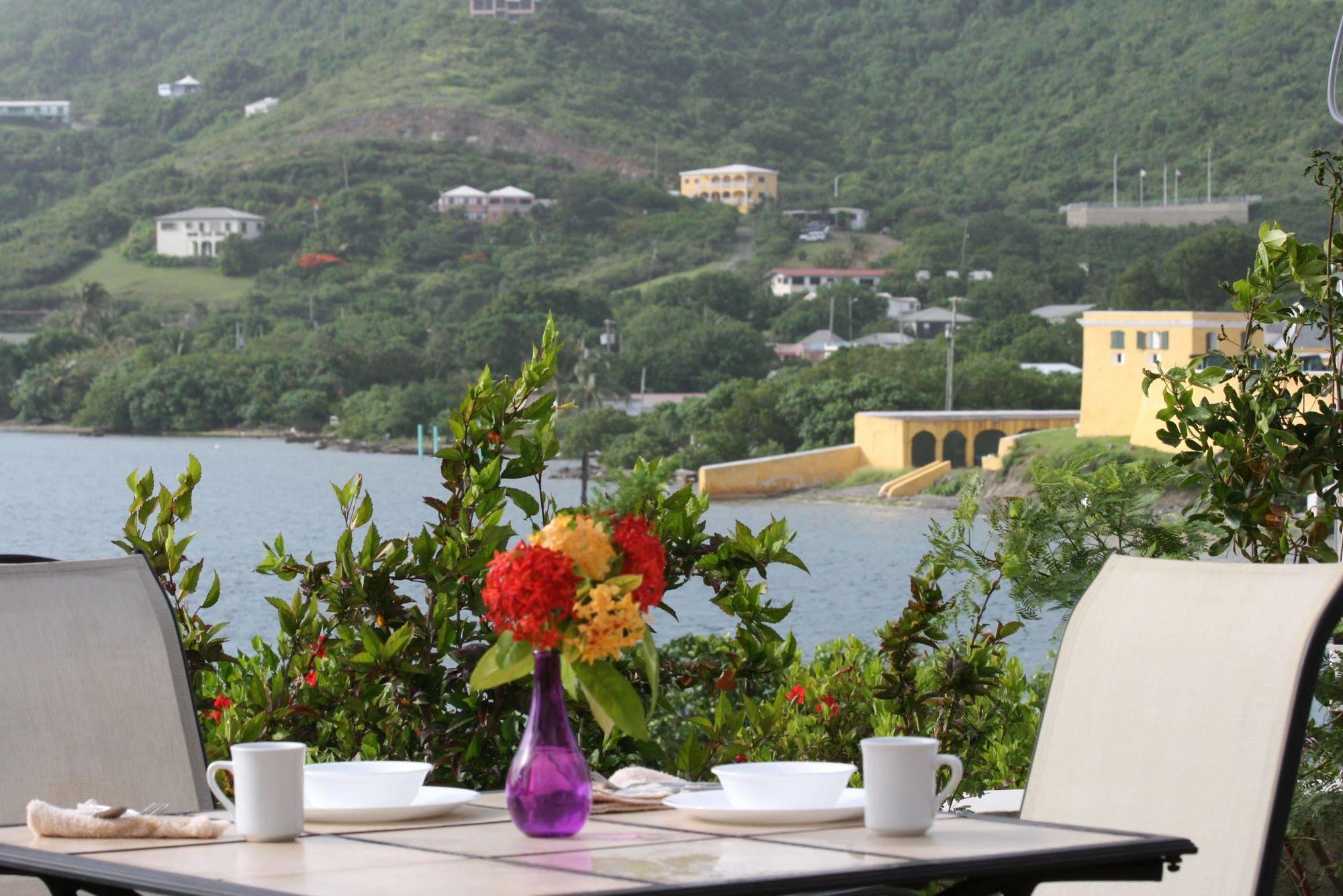 Hotel On The Cay Кристианстед Екстериор снимка
