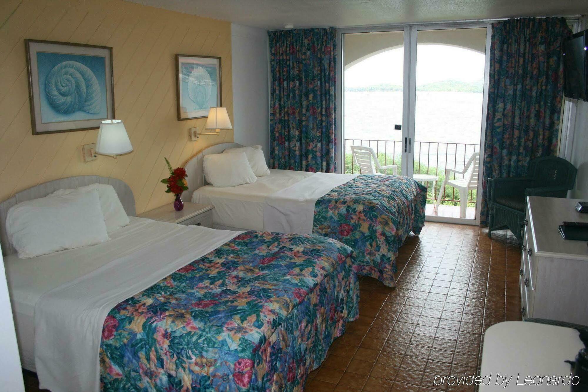 Hotel On The Cay Кристианстед Екстериор снимка